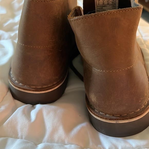 CLARKS Desert Chukka Boots Men's 8. Brown Genuine Leather Lace Up, NWOT - Picture 3 of 5